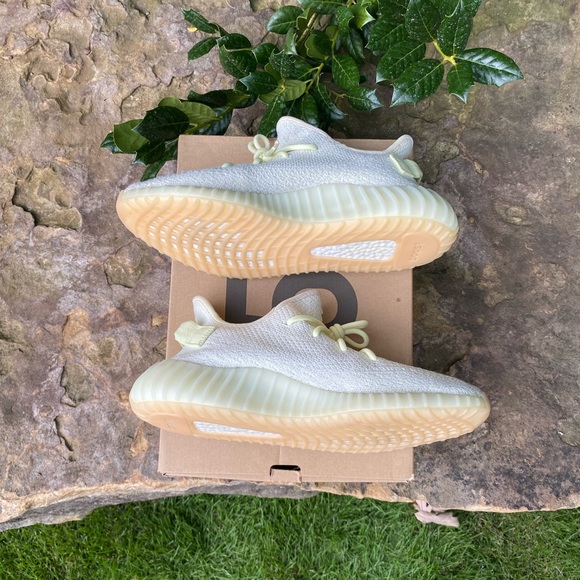Yeezy 350 V2 butter - Picture 2 of 10